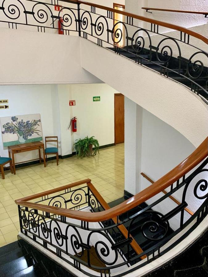 Hotel Capri De Leon Mexico Eksteriør bilde